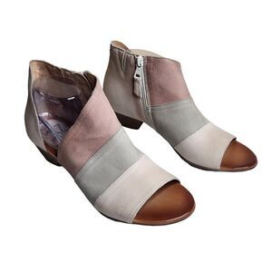 NWOB Miz Mooz Celeste women's colorblocked leather wide width sandals Sz 10.5
